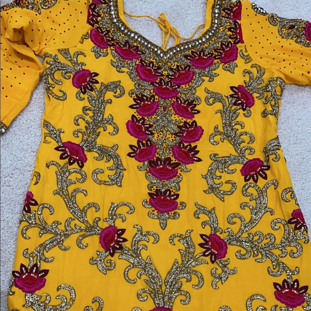 Dasheen suit handwork suit